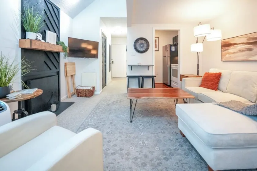 Top third floor loft condo Full resort access - Image 1