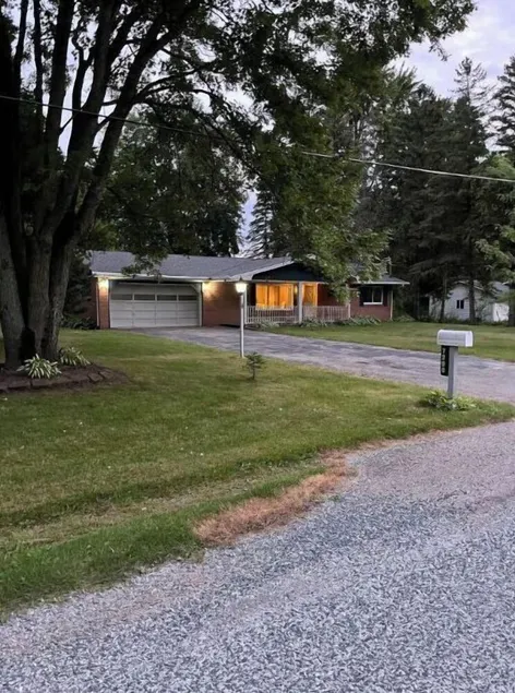 Peaceful Place on Townline  - Image 1