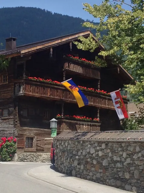 Apartment 'Geigerhaus 500 Jahre - Appartement C' with Mountain View, Shared Sauna & Wi-Fi - Image 1