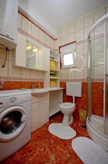Ferienwohnung in Kaštel Sućurac mit Meerblick, Balkon, Klimaanlage, W-LAN (570-1) - Image 1