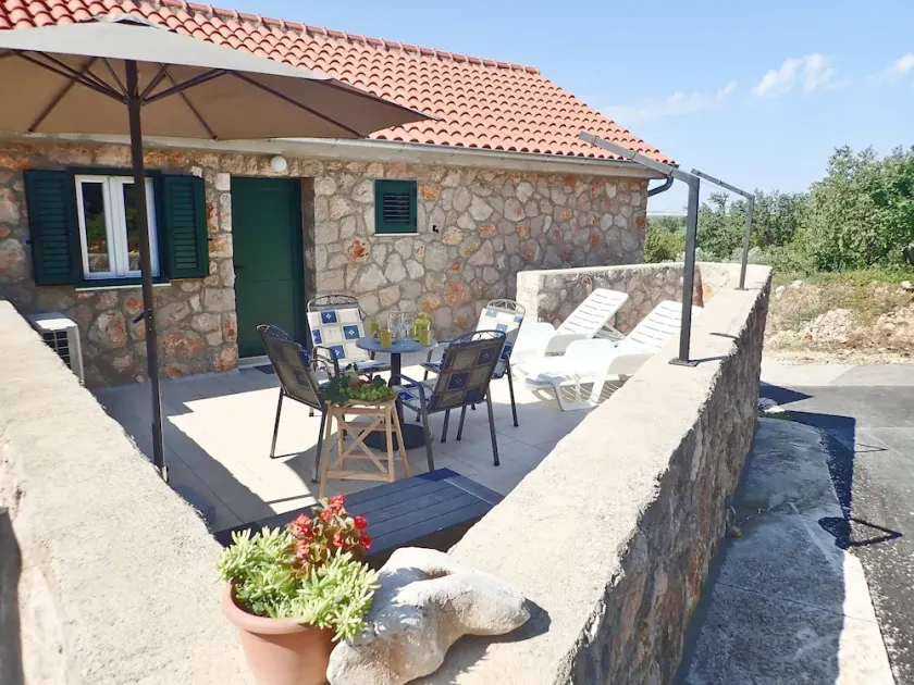 Apartamento Mareta con wifi gratis en una casa de piedra. - Image 1