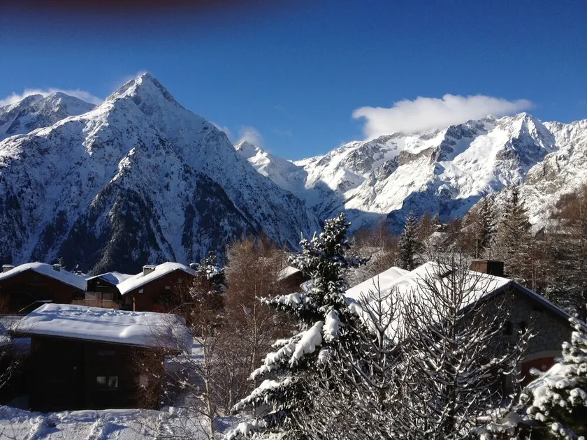 studio at the foot of the slopes, view of the mountains, sleeps 5, quiet residence - Image 1