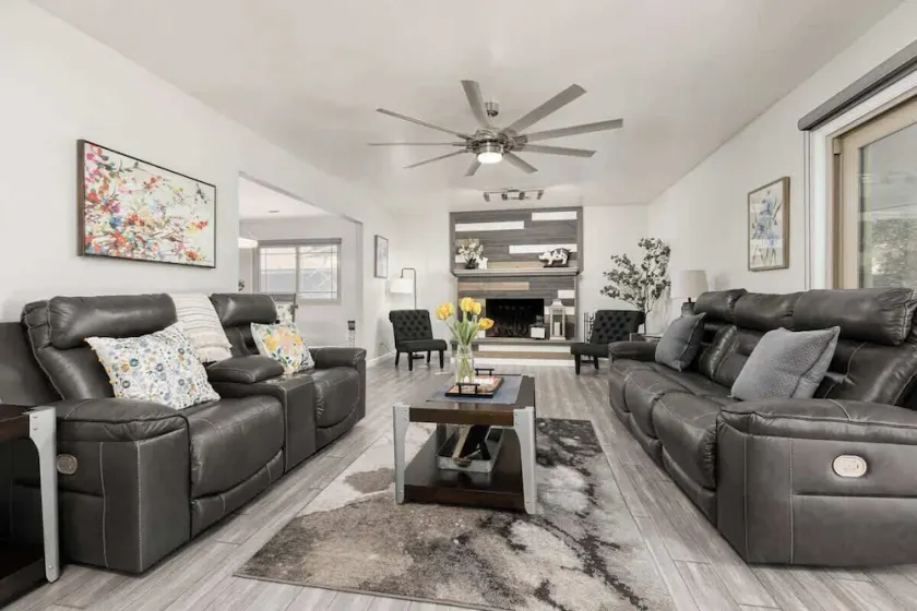Porterville Retreat: Hot Tub, Garden Oasis & BBQ - Image 1
