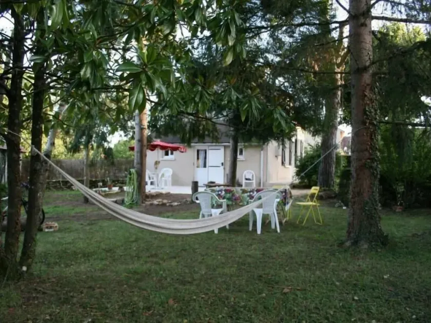 Charming Retreat in Brenne Park: Nature, Activities, and Nearby Attractions - Image 1