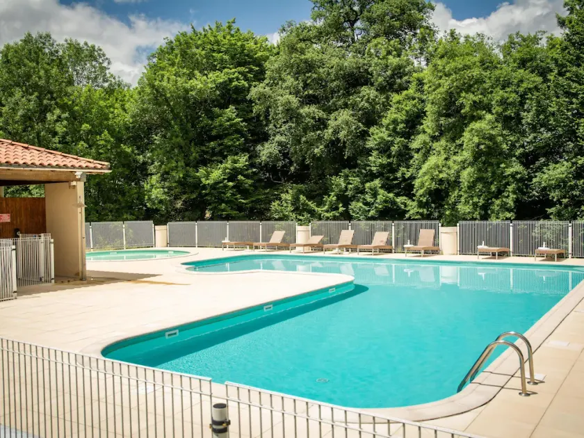 Modern house on small holiday park with pool - Image 1