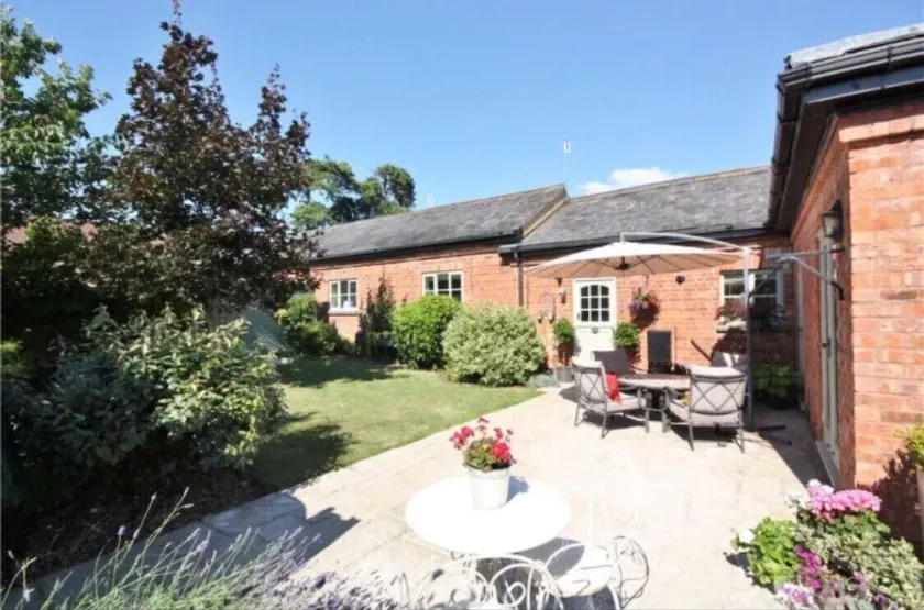 Stunning Barn private hot tub Malvern & Worcester Sleeps 6 - Image 1