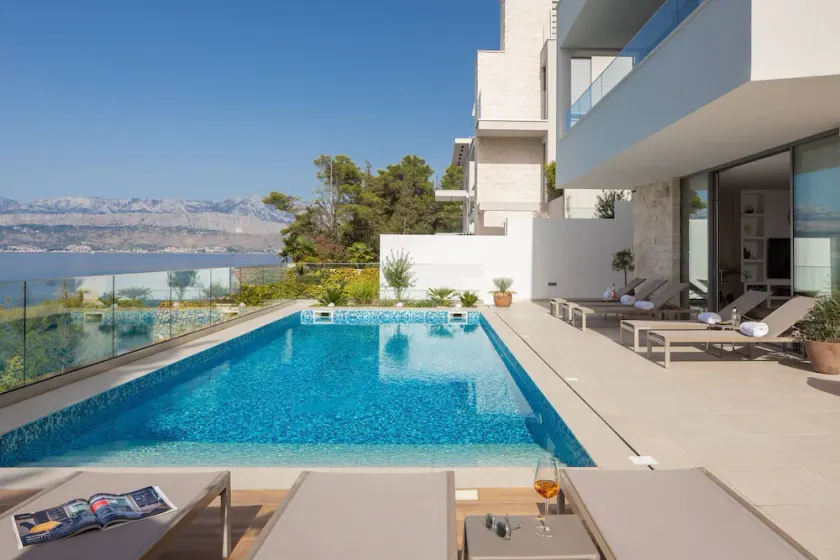 Villa totalmente attrezzata con sauna, griglia e terrazza | Vista sulla piscina | Accetta animali domestici - Image 1