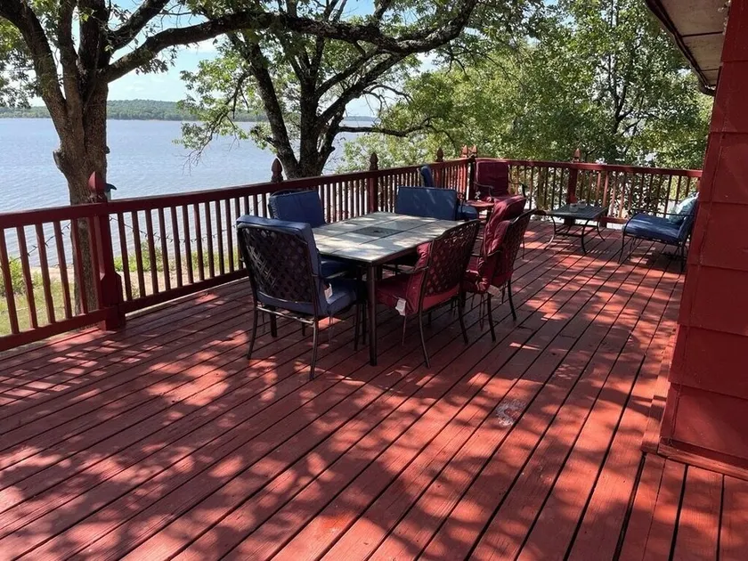 Eufaula Lake front access w/wraparound deck and spectacular views! Pet friendly! - Image 1