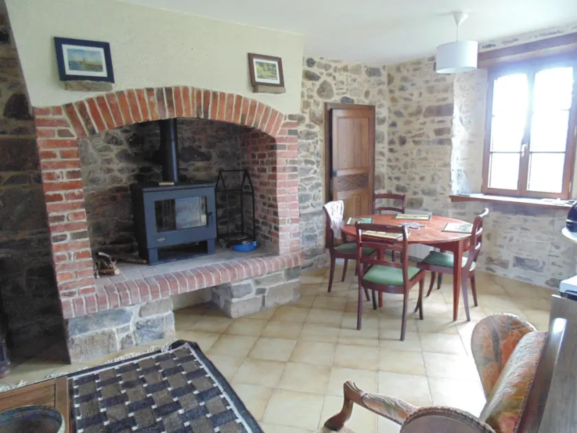 Ancien Logis en Pierres - Image 1