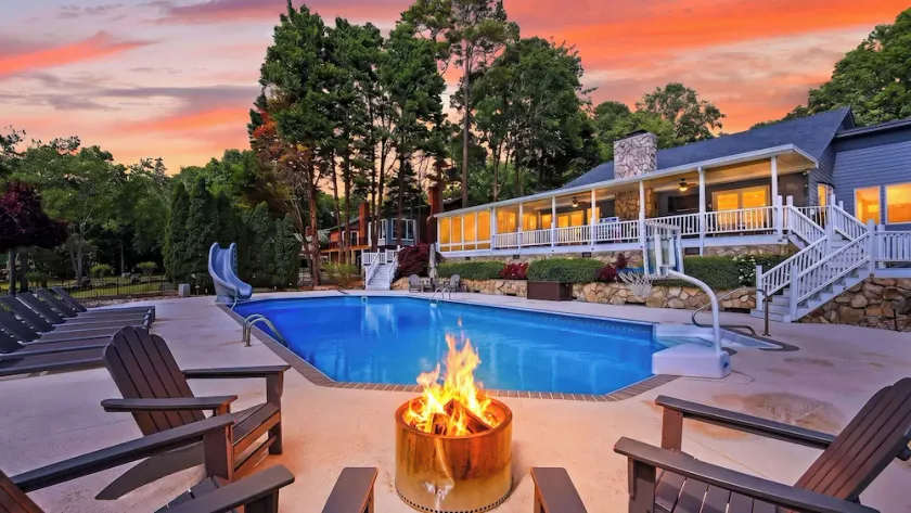 Lakefront Home w Pool, Dock, Fire Pit & Game Room Sip, Sip Away by Avantstay - Image 1