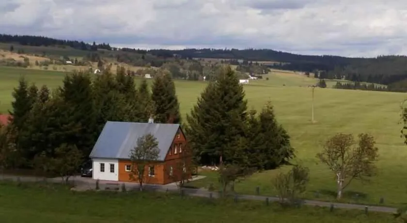 Ferienhaus umgeben von Wiesen - Image 1
