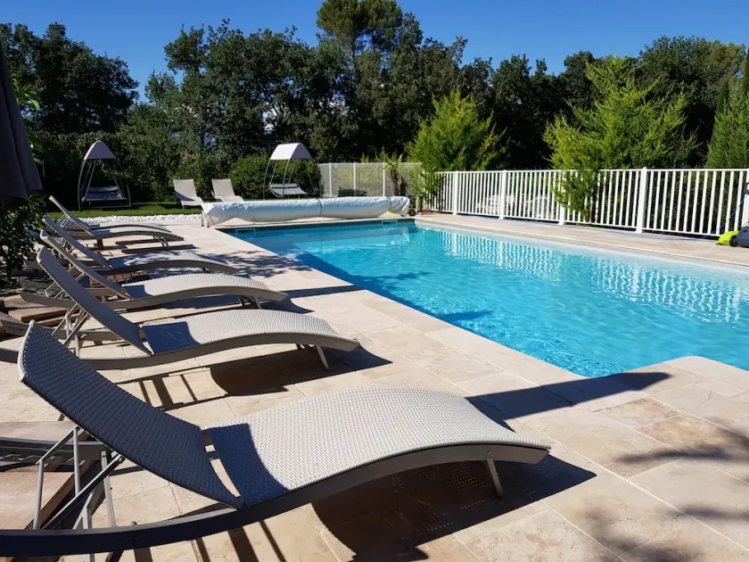 Ideal privacy + nature Peaceful modern villa, large SWIMMING POOL Provencal village - Image 1