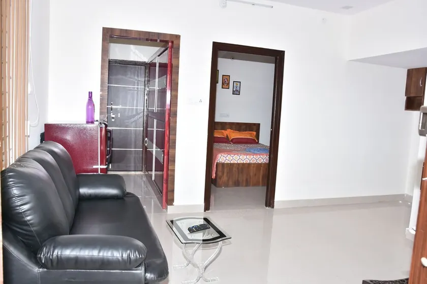 One Bedroom Apartments - Image 1