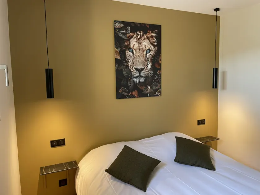 Apartment-Modern-Ensuite with Shower-Terrace-Le raffiné - RDC - Image 1