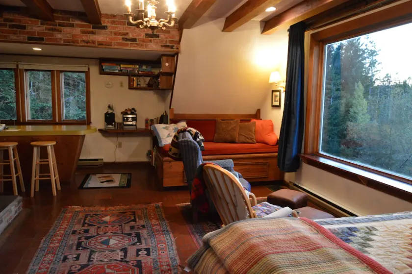 Mount Harmony Farm Vacation Guest House - Image 1
