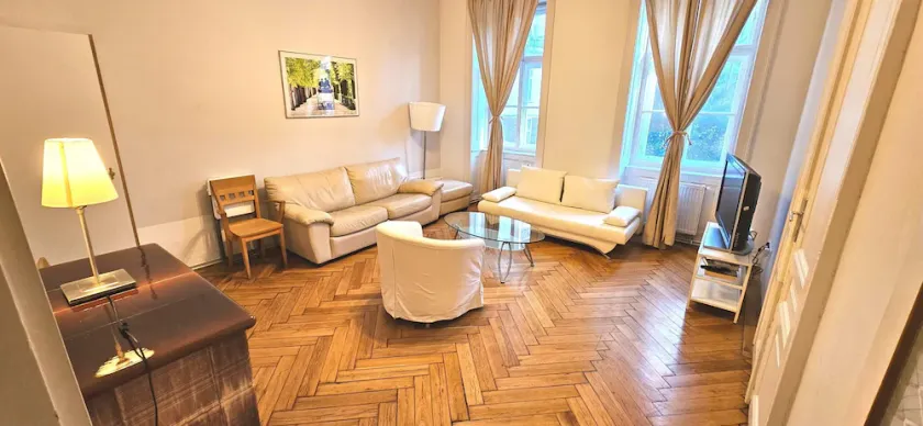 3 Schlafzimmer Apartment City Center A9 - Image 1