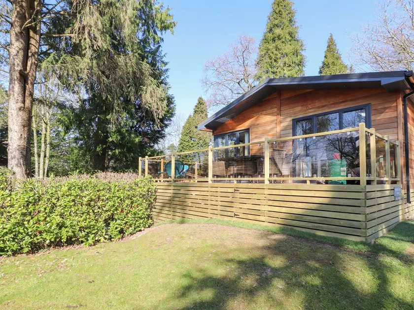 WINDERMERE LODGE, family friendly in Bowness-On-Windermere - Image 1