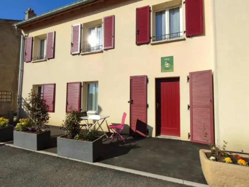Charming Ground-Floor Apartment in Historic Village Near Nancy & Metz - Image 1