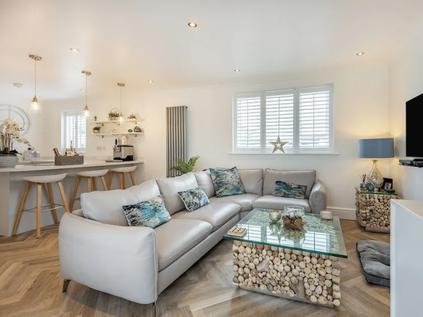 3 bedroom accommodation in Rhyl and Prestatyn - Image 1