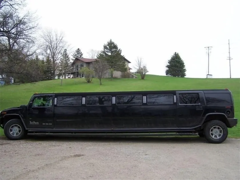 Fantastisk 4800 m² hjem med udsigt over søen! Hummer Limousine / eller bus-hjælp - Image 1
