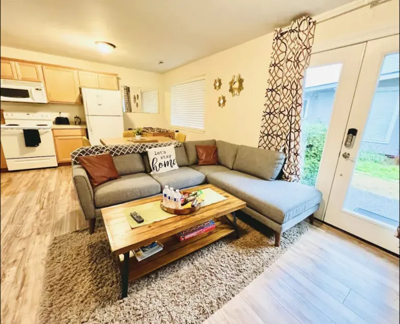 Private Guest Suite - near Alderwood Mall - Seattle - Image 1