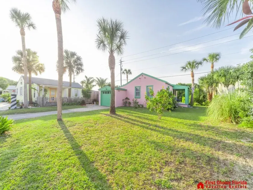 Cute Beach Cottage ~ Steps to Pier Park and the Beach ~ Great Value! - Image 1