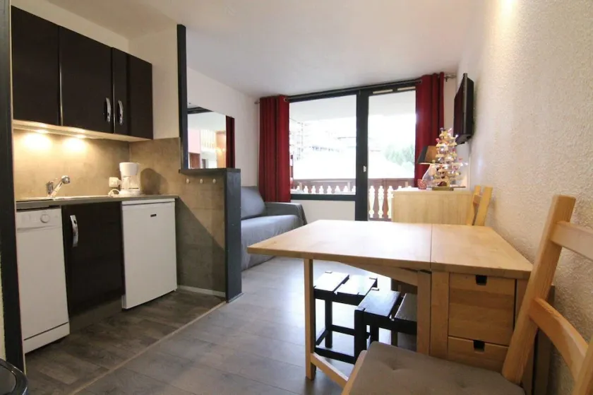 100m from ski slopes, 3rd floor, balcony, tv, ski locker, 24m², Alpe d'Huez - Image 1
