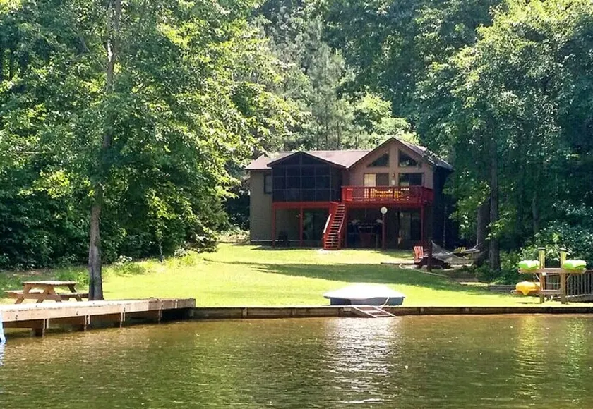 Amazing Waterfront Home i Privat indstilling! - Image 1