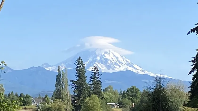 Vintage Sunline Trailer with View of Mt Rainier, 1hr from Mt Rainier - Image 1
