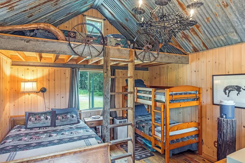Camping cabin on lakefront ranch in Sandpoint - Image 1