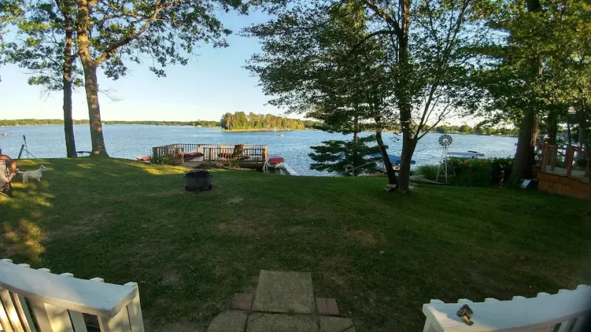 Exquisite Cabin on Beautiful Long Lake - Image 1