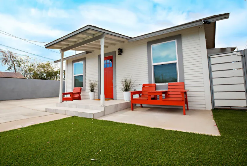 Spec-TACO-lar Guest House in Central Phoenix - Image 1