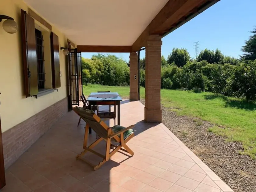 House nestled in the countryside of Vignola - Image 1