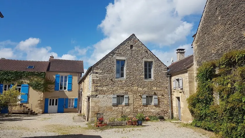 Double rural gîte with swimming pool - Image 1