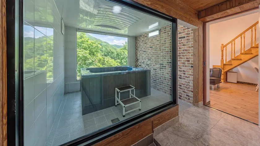 Gapyeong Funny Mongmong Galaxy House - Image 1