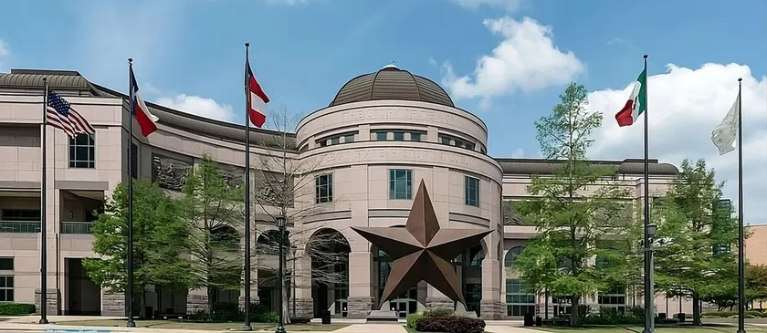 Relaxing Getaway! Swimming Pool, FREE Parking, Near LBJ Presidential Library! - Image 1