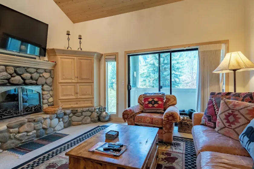 Greyhawk Condo 02 - Image 1
