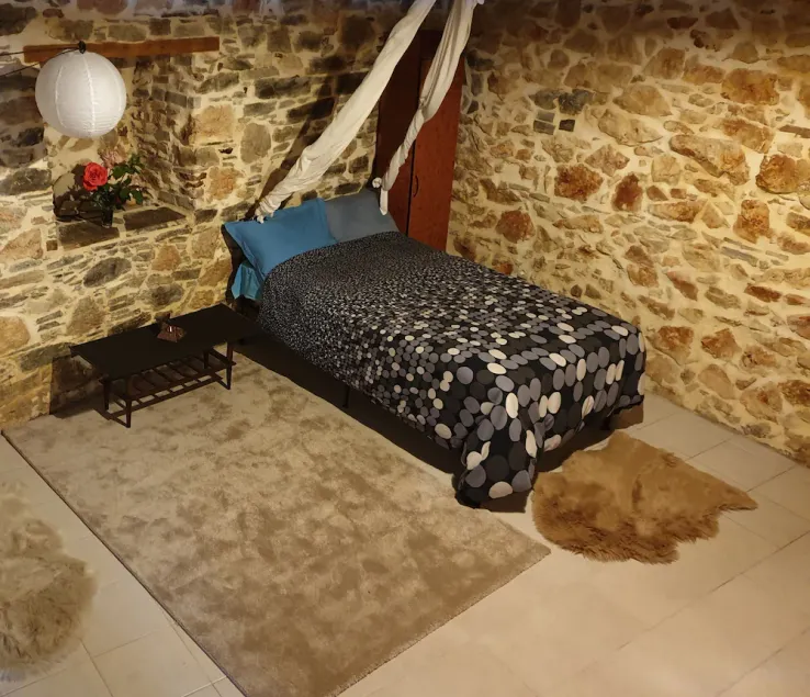 Renovated traditional stone house in Evia, Greece - Image 1