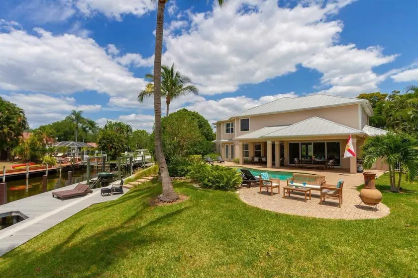 Belle maison près de Edison Estate à Fort Myers, à quelques minutes de la rivière et du golfe, piscine surdimensionnée avec 2 - Image 1