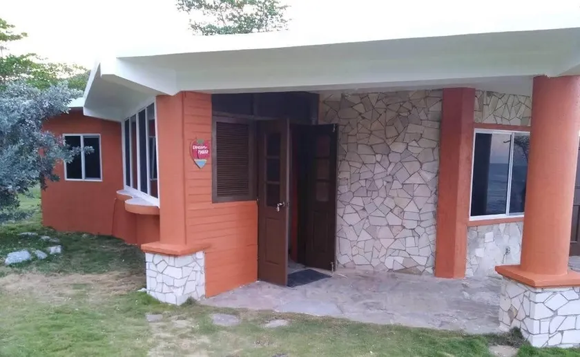 Dream Maker Deluxe Cottage - Image 1