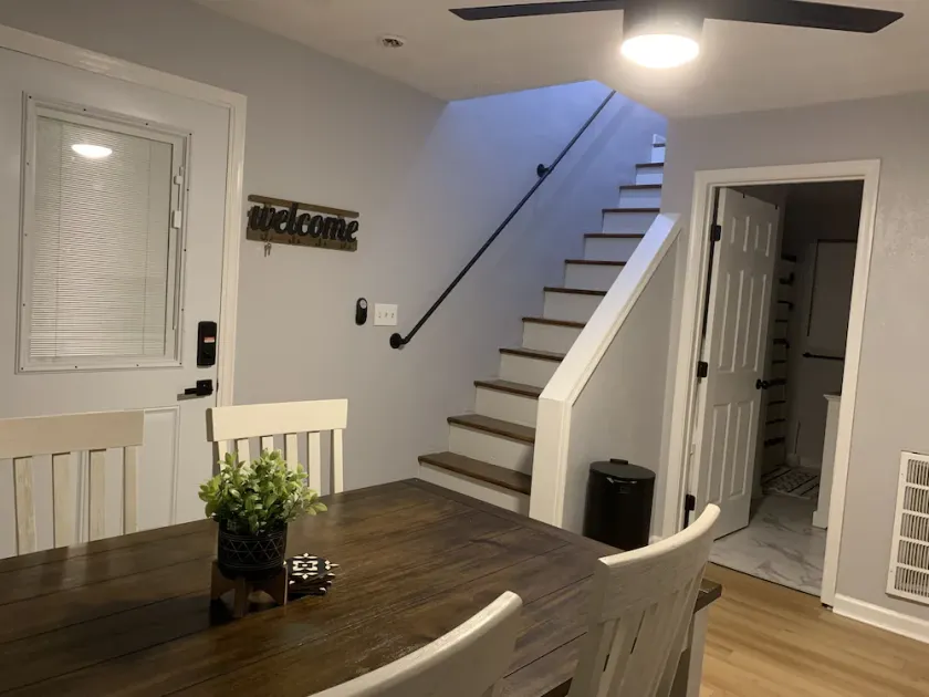 Cute Space Near TownCenter 15 Minutes from Beaches - Image 1