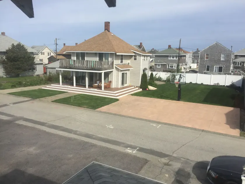 large family home 80 yards from beach - Image 1