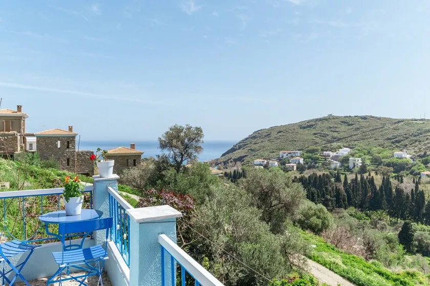 Appartamento \"Stenies' Nook Family Home\" con vista mare, giardino in comune e Wi-Fi - Image 1