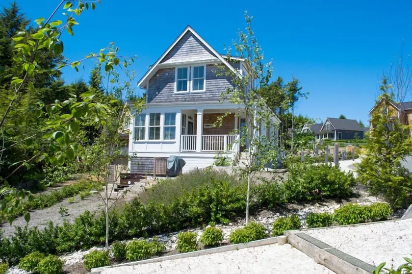 Seabrook Cedar Cove | Fire Pit, Cedar Stump | 2BR, Sleeps 6, Elk Creek Trail - Image 1
