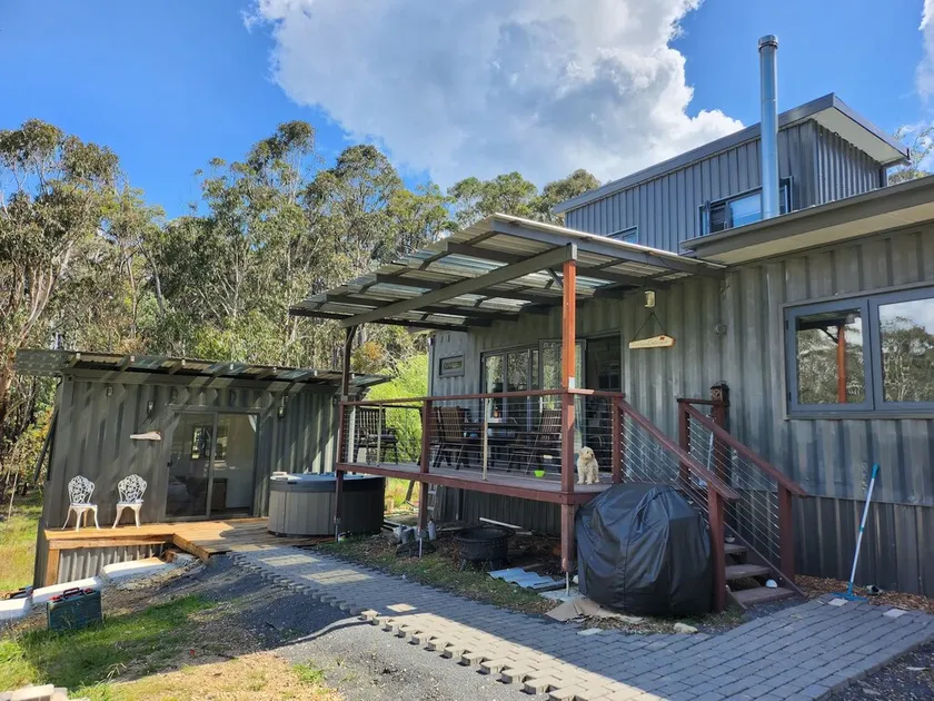Delightful Container House with Views - Image 1