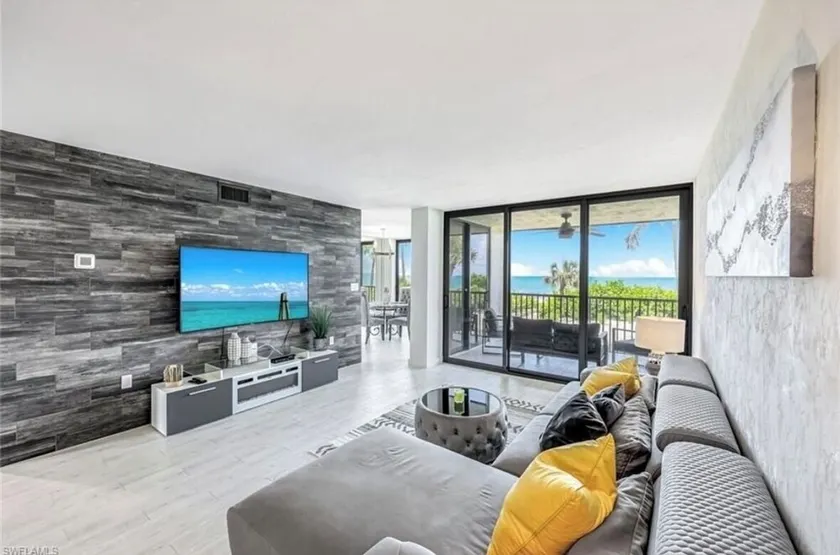 Luxury condo on the beach  - Image 1