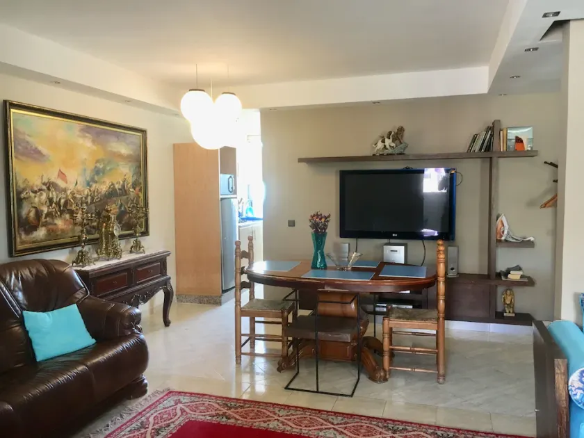 LUXURY APARTMENT WELL LOCATED IN THE FULL TOWN CENTER. WELL EQUIPPED - Image 1