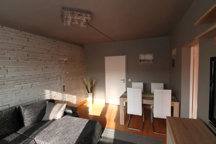 Apartamento E Zentrumsnah com espaços de estacionamento em frente da casa - Image 1