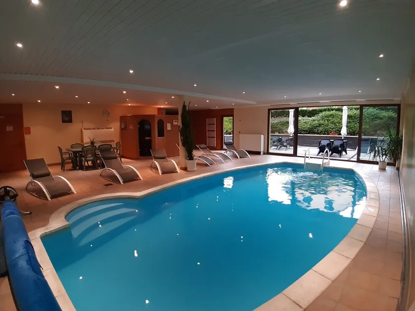 4-stjernet lejlighed med indendørs pool - Image 1