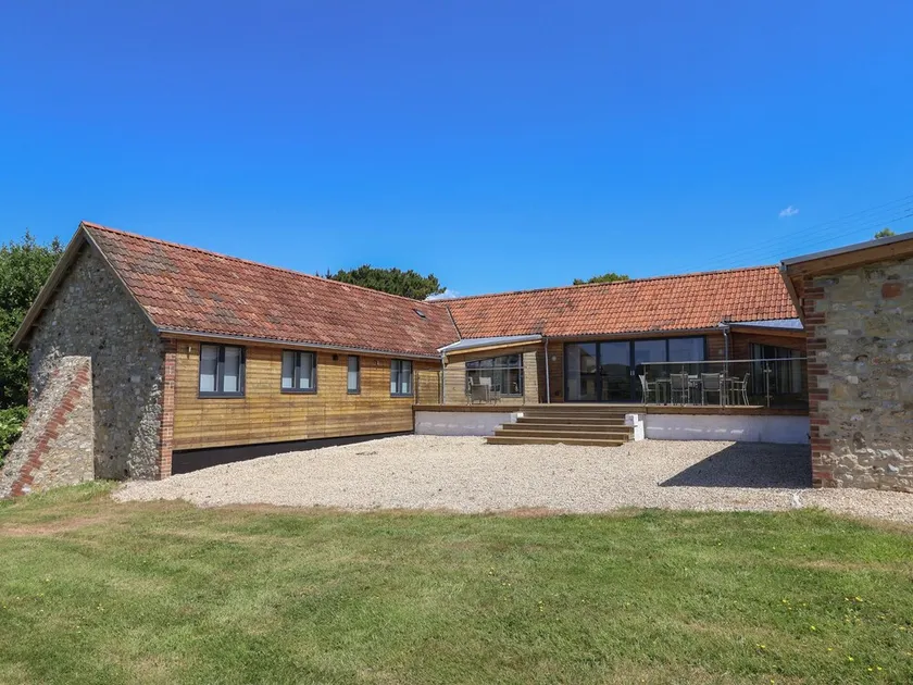 THE STABLES, family friendly, character holiday cottage in Uplyme - Image 1